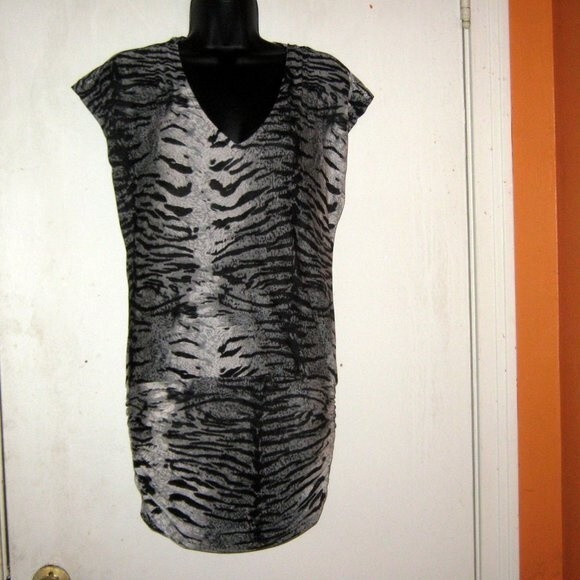 Day Night Small Tiger Print Bodycon Dress - Picture 3 of 14